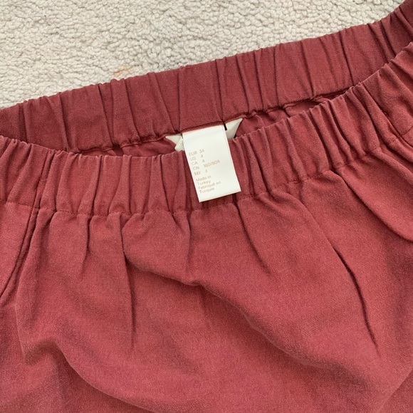 H&M Off-the-Shoulder Top - Picture 3 of 3